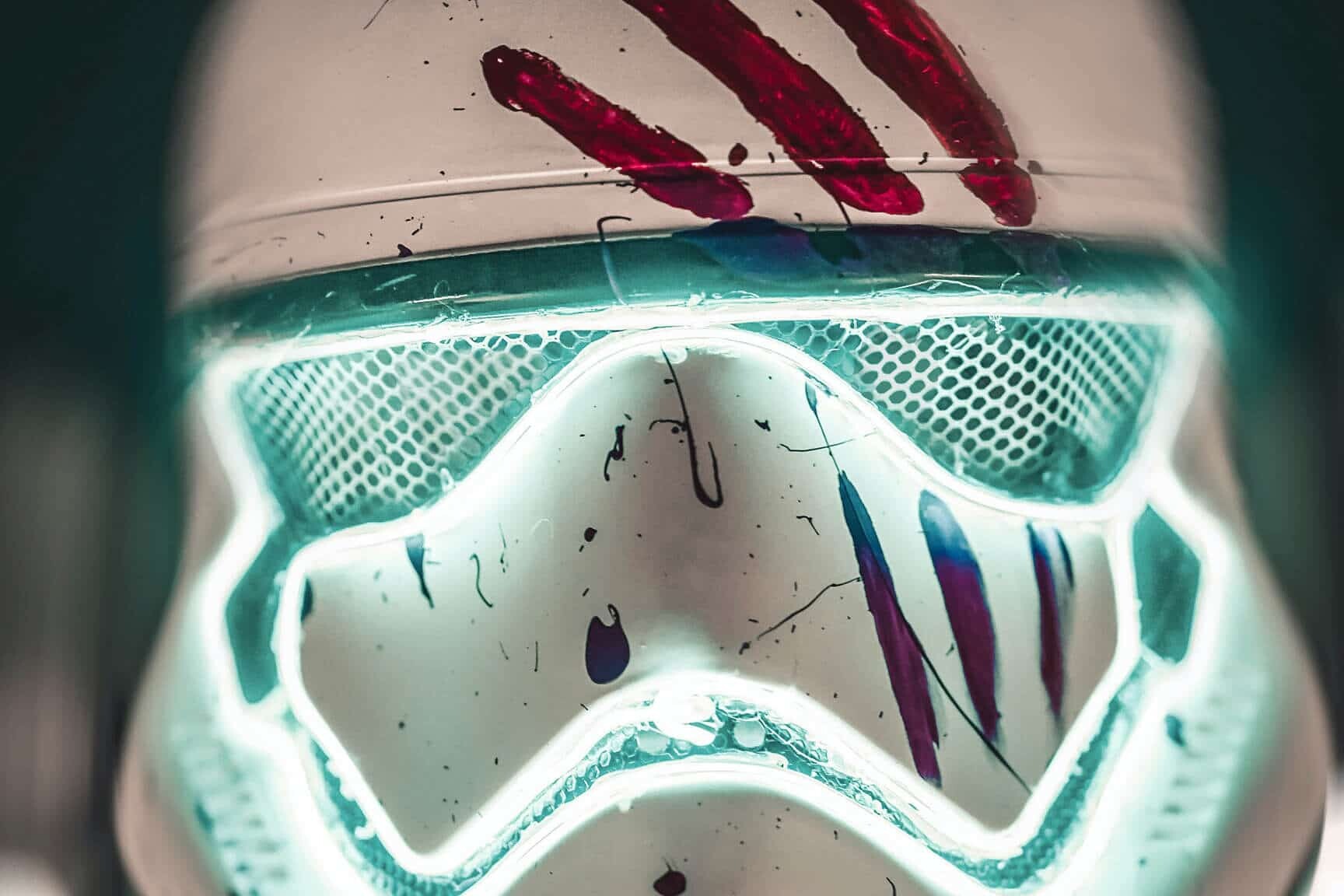 来自voxeljet的3D打印风暴兵头盔。